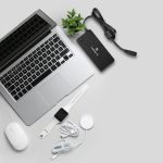 Volkano Omni Plus Universal 70W laptop charger with 12V out - Image 4